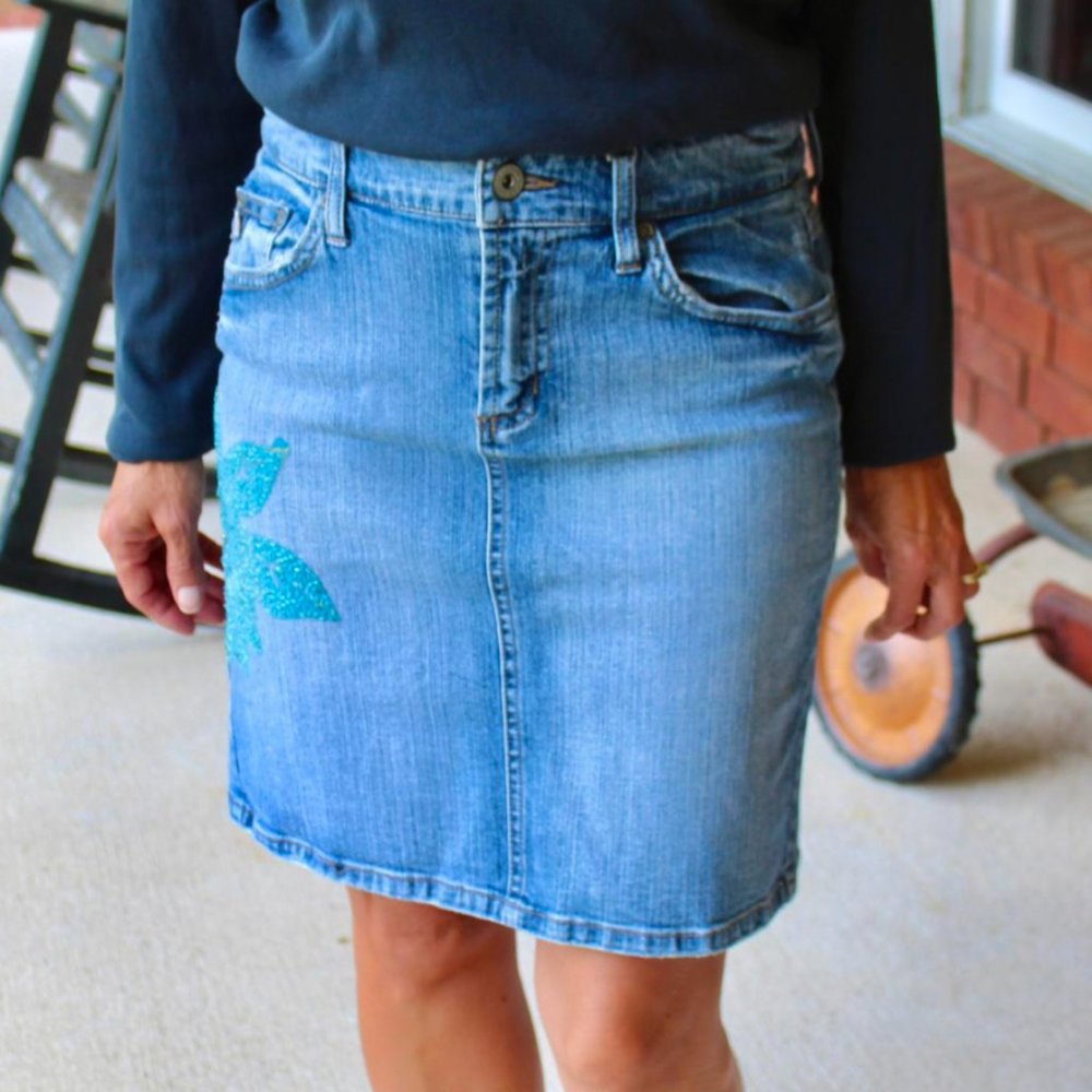 Vintage Y2K Beaded Denim Mini Skirt!